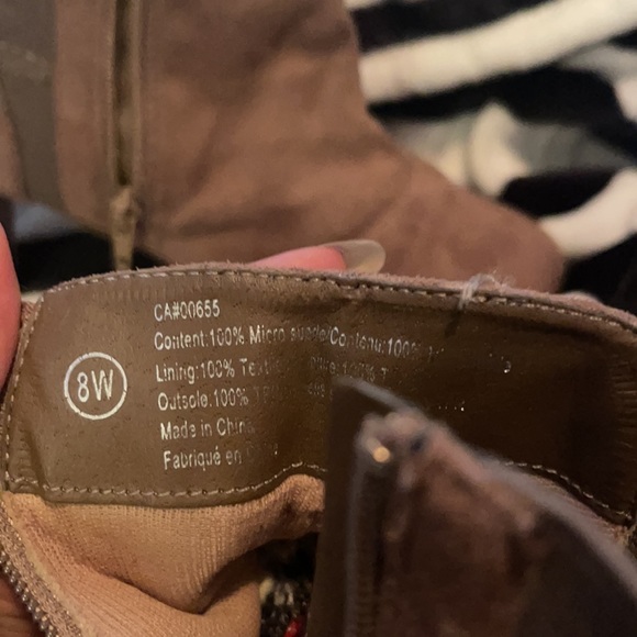 Brown chunky heel booties Size: 8W - Picture 3 of 4